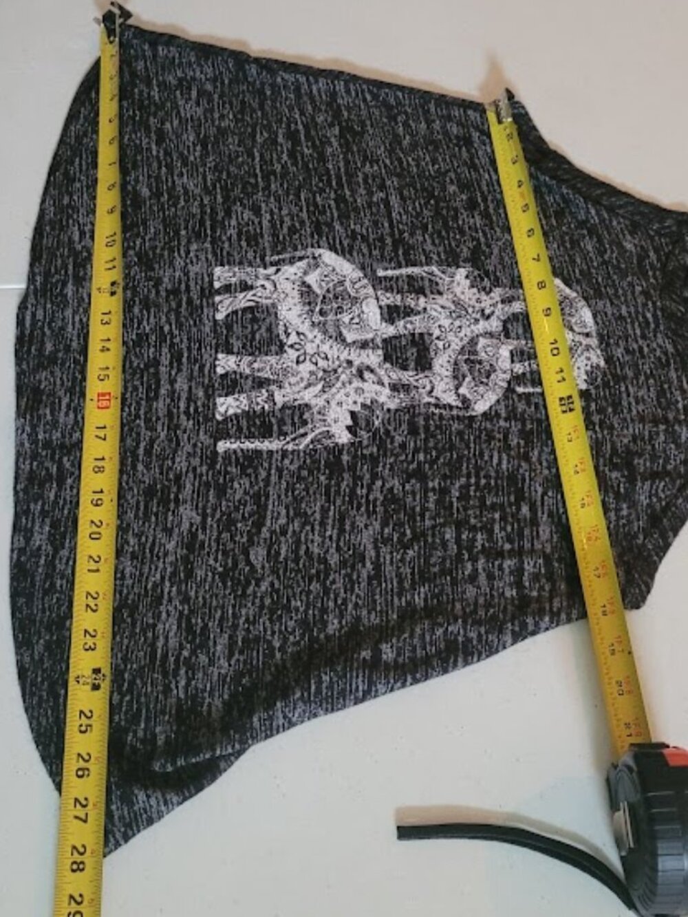 Sleeveless Loose-Fit Flowy Women's Top with Elephants - Picture 5 of 9